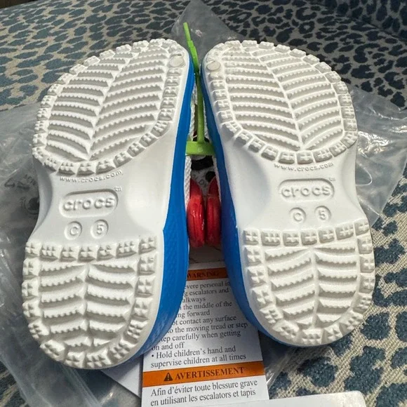 Crocs Hello‎ Kitty Classic Clog /  Size 5 Toddler - Picture 4 of 9